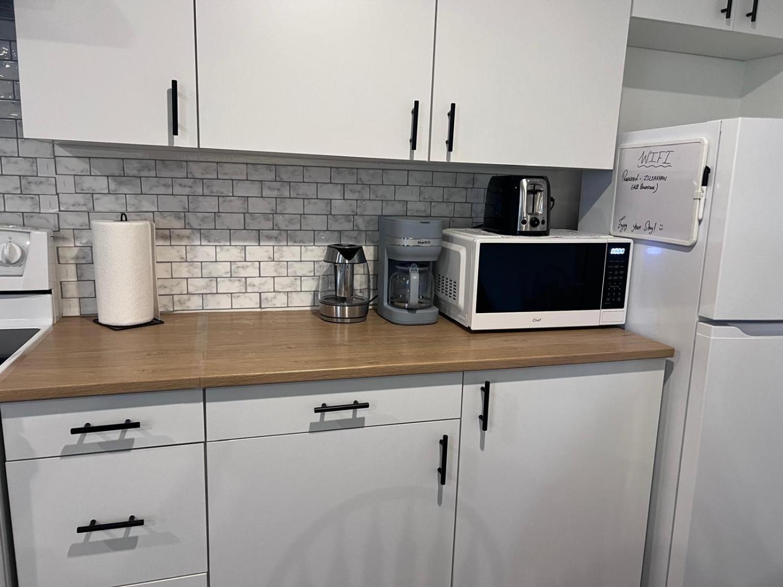 Central Halifax One Bedroom Apartment In Clayton Park Eksteriør bilde